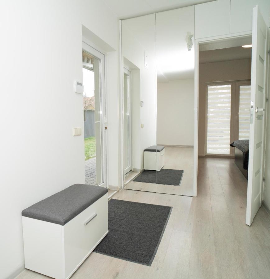 카우나스 The Private Garden House 아파트 외부 사진